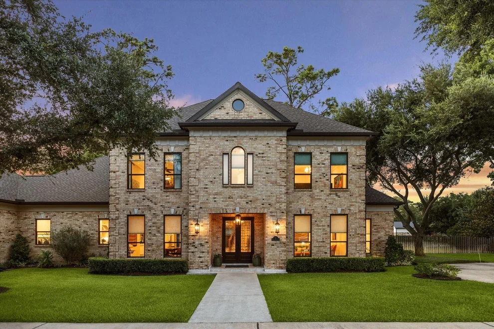 Unit for sale at 4 W Shady Lane, Houston, TX 77063