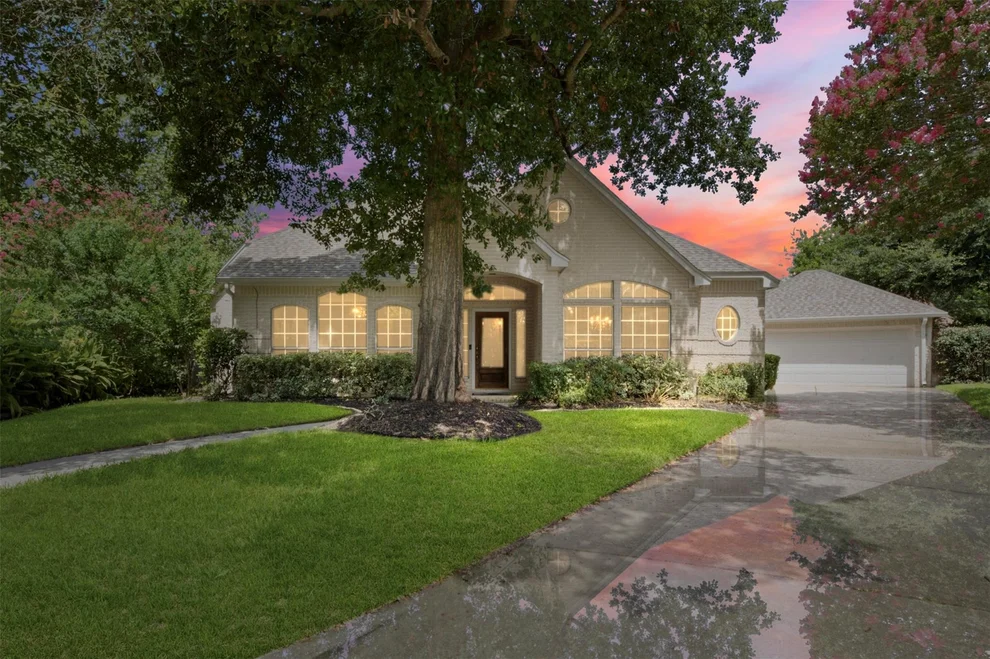 Unit for sale at 7114 Centre Oaks Drive, Houston, TX 77069