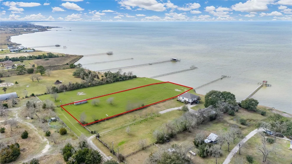 Unit for sale at 371 B Locke Road, Anahuac, TX 77514