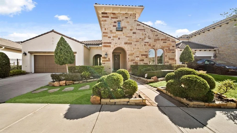 Unit for sale at 23 Quiet Vista Drive, Sugar Land, TX 77498