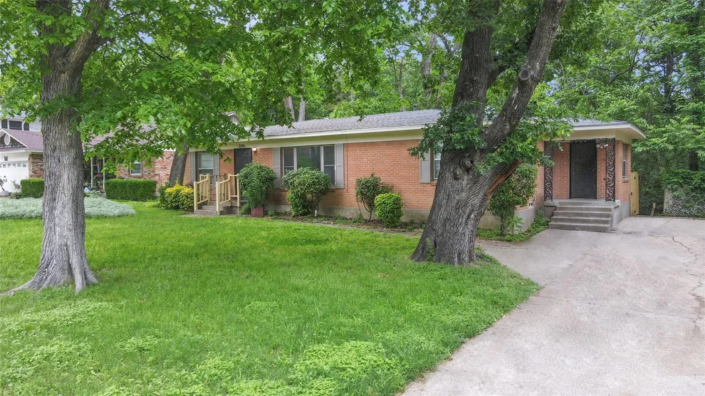 Unit for sale at 3016 Loganwood Drive, Dallas, TX 75227