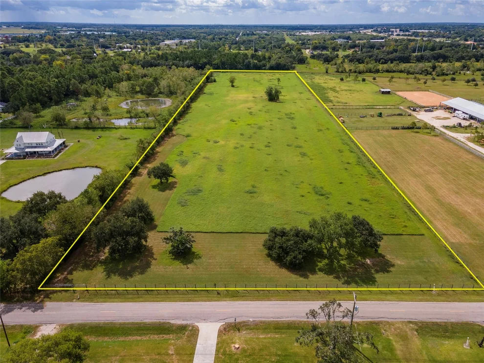 Unit for sale at 2126 County Road 367, Alvin, TX 77511