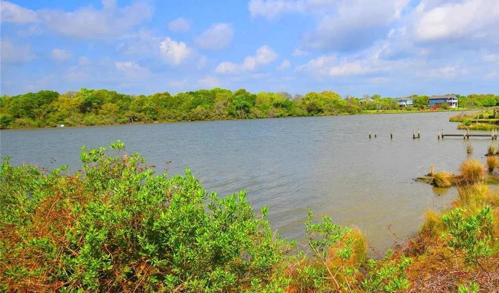 Unit for sale at 00000 Todville, Seabrook, TX 77586