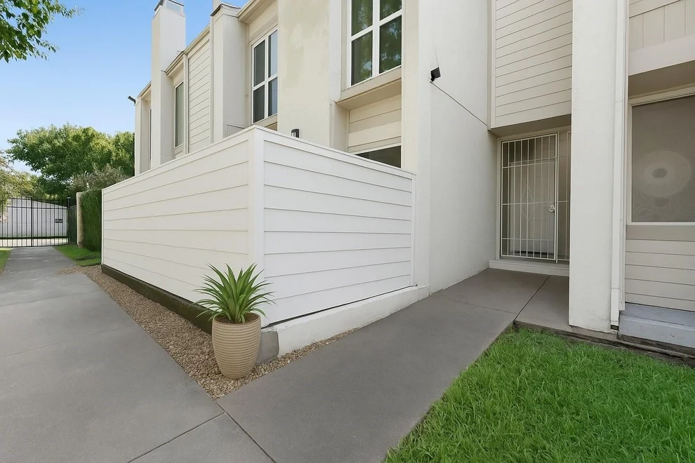 Unit for sale at 6019 Winsome Lane, Houston, TX 77057