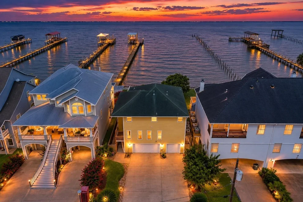 Unit for sale at 804 Bay Avenue, Kemah, TX 77565