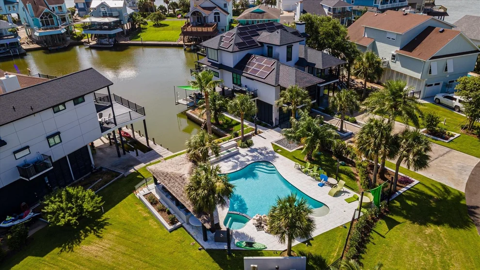 Unit for sale at 1047 & 1027 Long Reach Drive, Tiki Island, TX 77554
