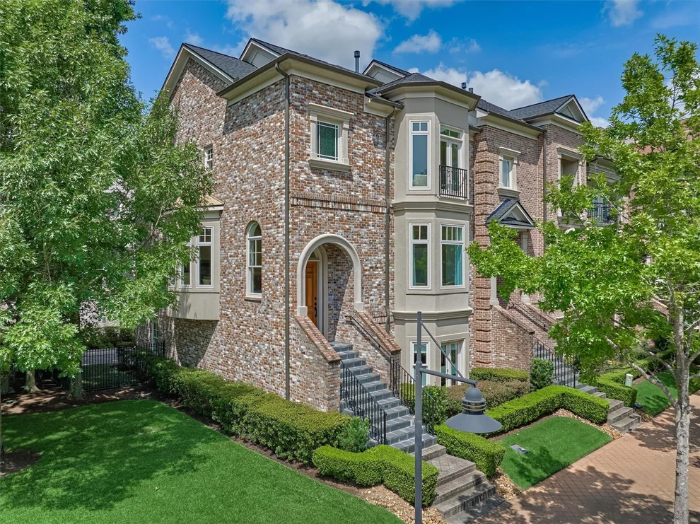 Unit for sale at 18 Waterway Court, The Woodlands, TX 77380