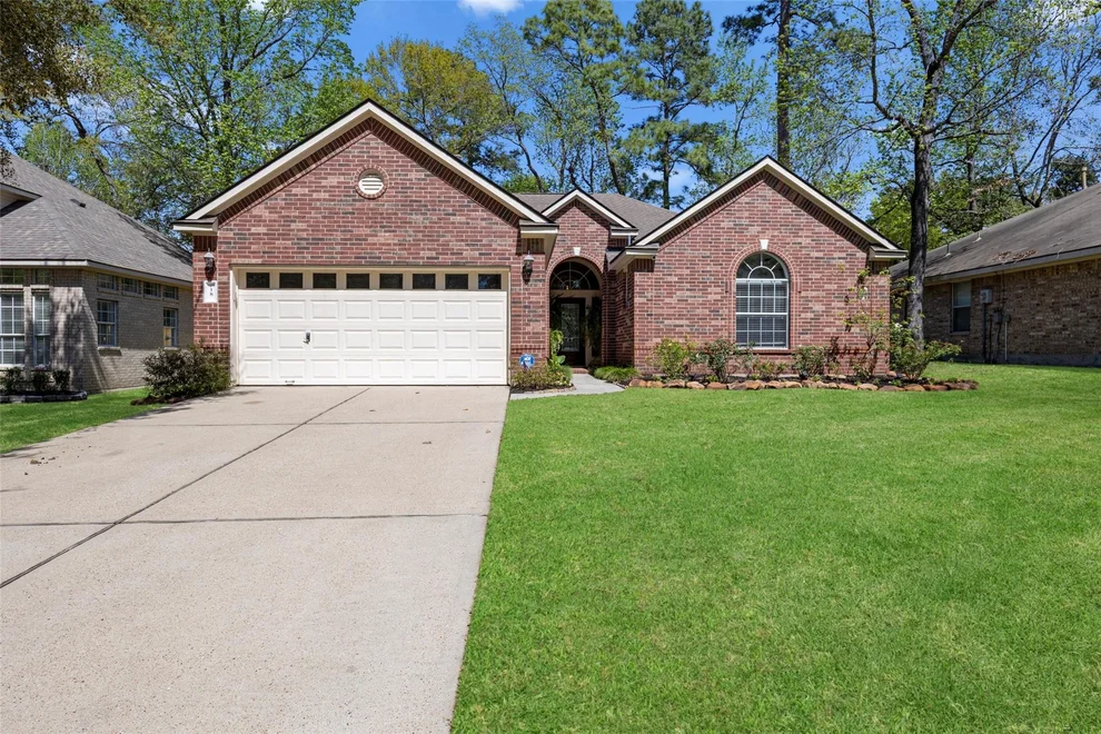 Unit for sale at 18 Almond Branch Place, The Woodlands, TX 77382