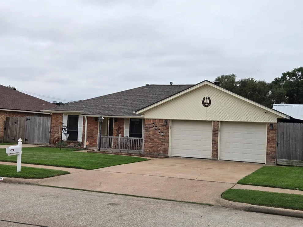 Unit for sale at 1014 Brookhollow Drive, Deer Park, TX 77536