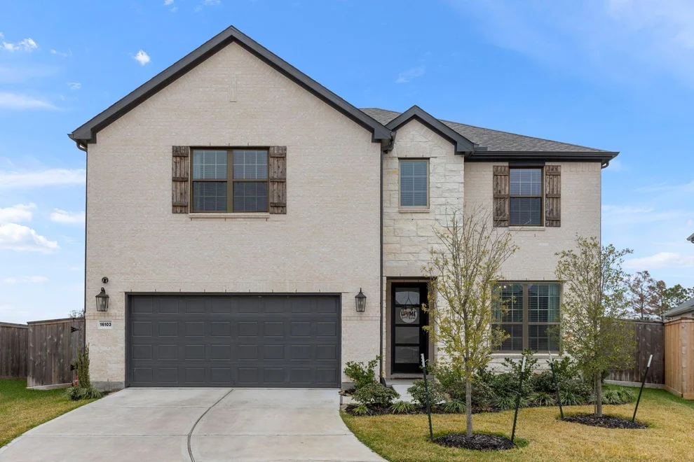 Unit for sale at 16103 Sapphire Crest Drive, Conroe, TX 77302