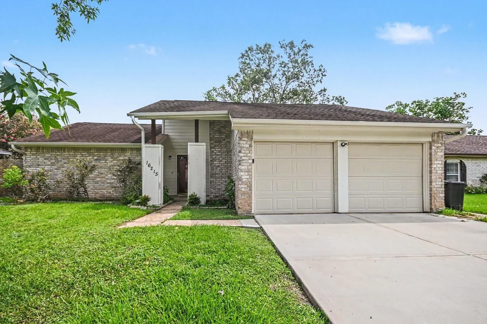 Unit for sale at 16215 Barcelona Drive, Friendswood, TX 77546