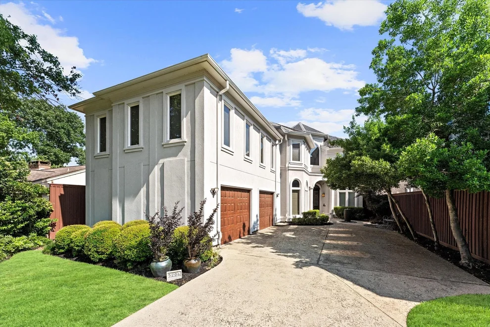 Unit for sale at 5206 Stamper Way, Houston, TX 77056