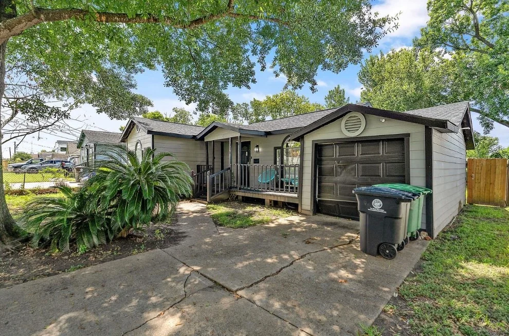 Unit for sale at 4414 Knoxville Street, Houston, TX 77051