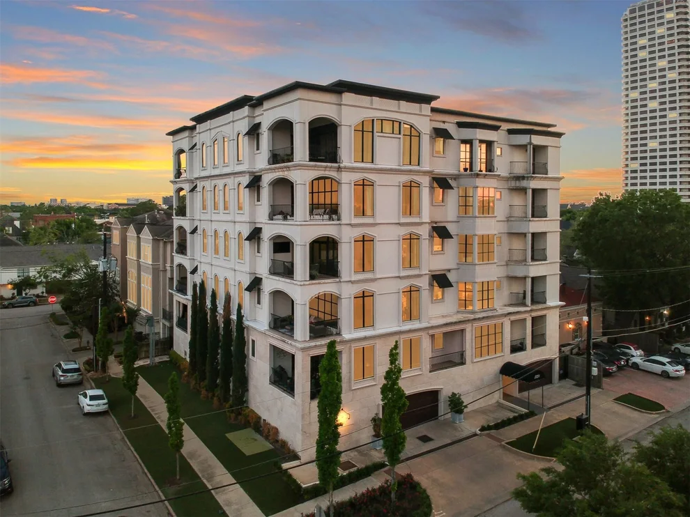 Unit for sale at 2221 Welch Street, Houston, TX 77019