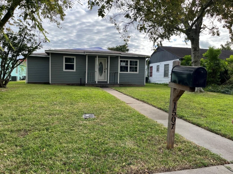 Unit for sale at 1507 W 5th Street, Freeport, TX 77541