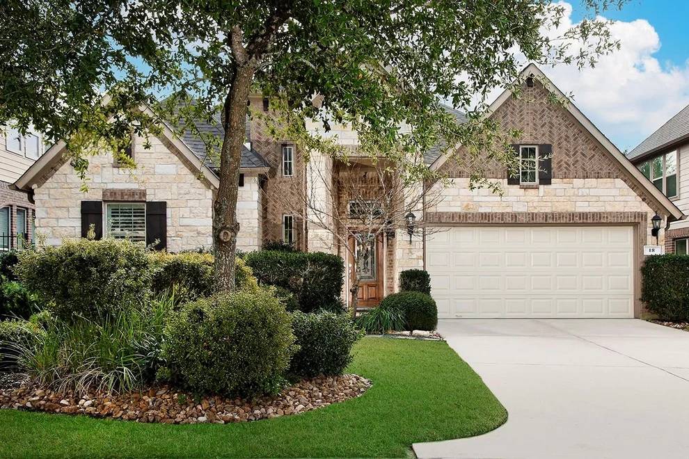 Unit for sale at 18 Estherwood, The Woodlands, TX 77354