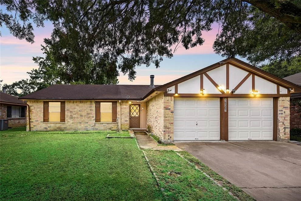 Unit for sale at 16307 Thistleglen Drive, Houston, TX 77095