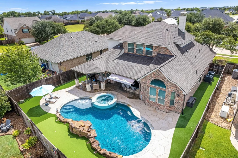 Unit for sale at 1716 Brighton Brook Lane, Pearland, TX 77581