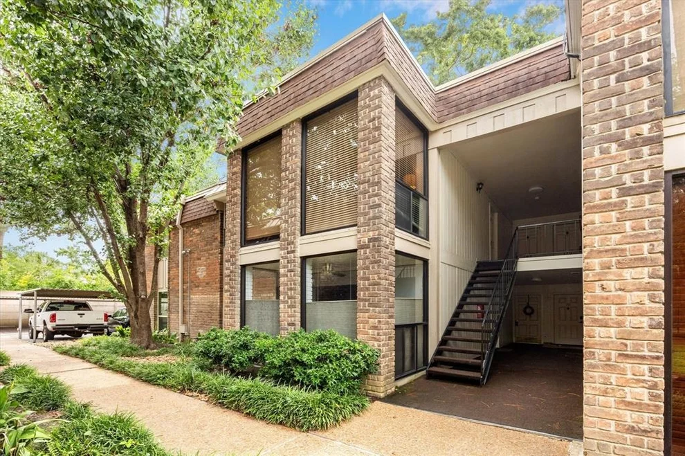Unit for sale at 7555 Katy Freeway, Houston, TX 77024