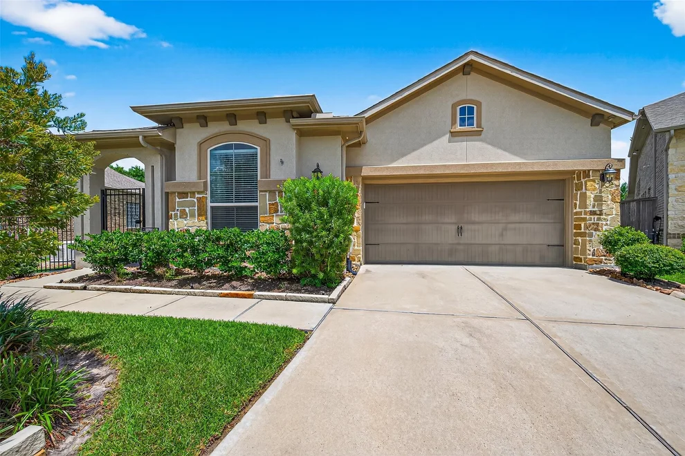 Unit for sale at 13906 Copper Pine Drive, Cypress, TX 77429