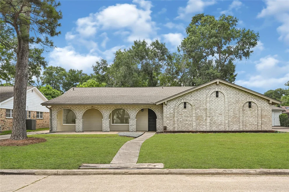 Unit for sale at 11306 Valley Spring Drive, Houston, TX 77043