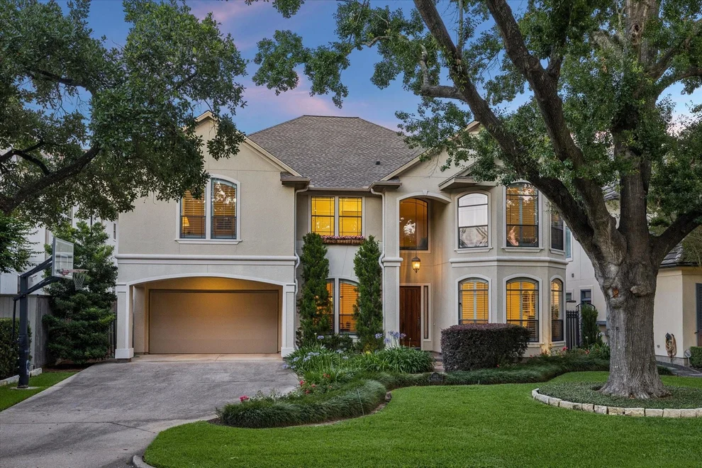 Unit for sale at 3411 Banbury Place, Houston, TX 77027