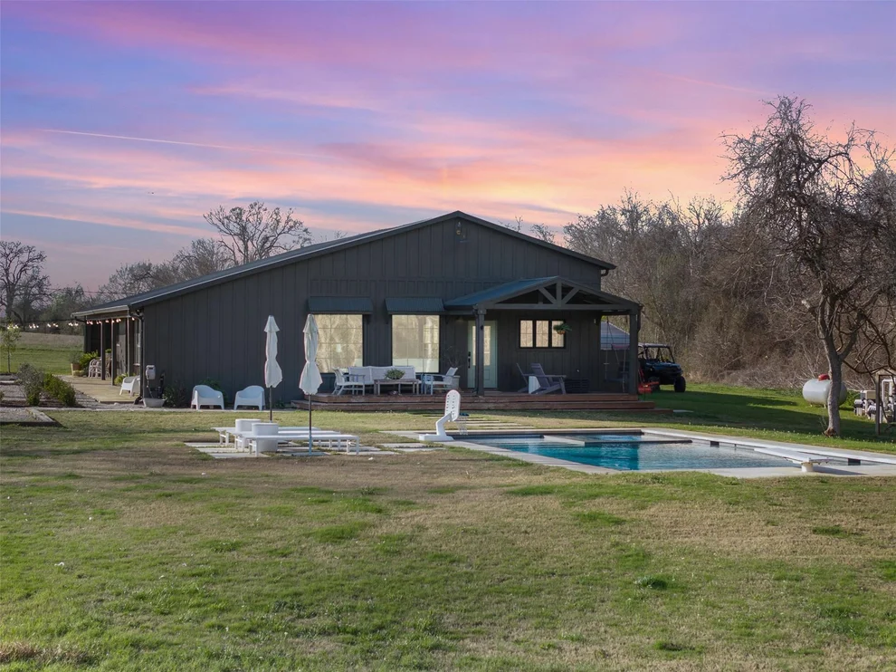 Unit for sale at 15294 Lake Road, Bellville, TX 77418