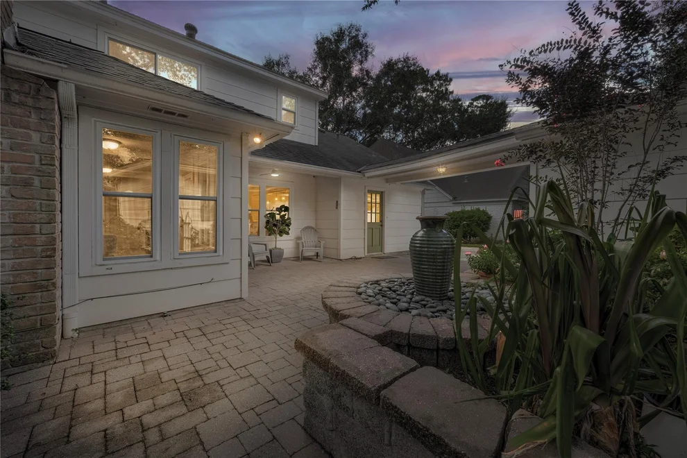 Unit for sale at 5510 Court Of York, Houston, TX 77069