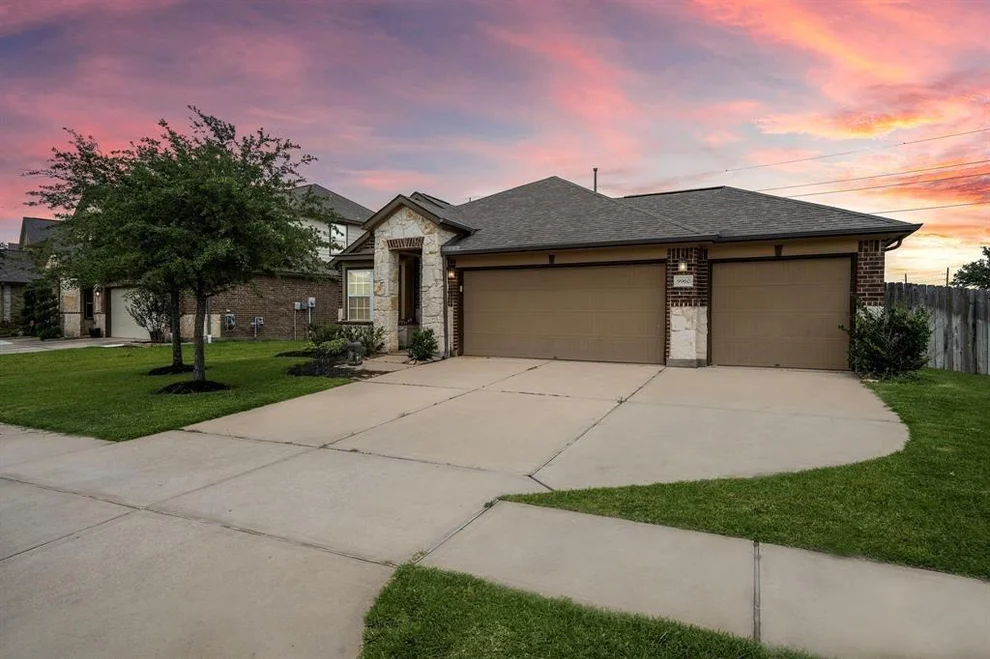 Unit for sale at 9960 Golden Field Lane, Brookshire, TX 77423