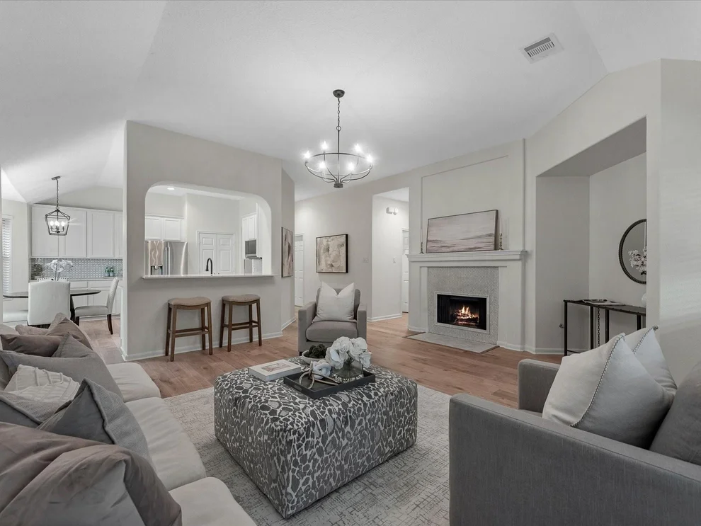 Unit for sale at 82 S Regan Mead Circle, The Woodlands, TX 77382