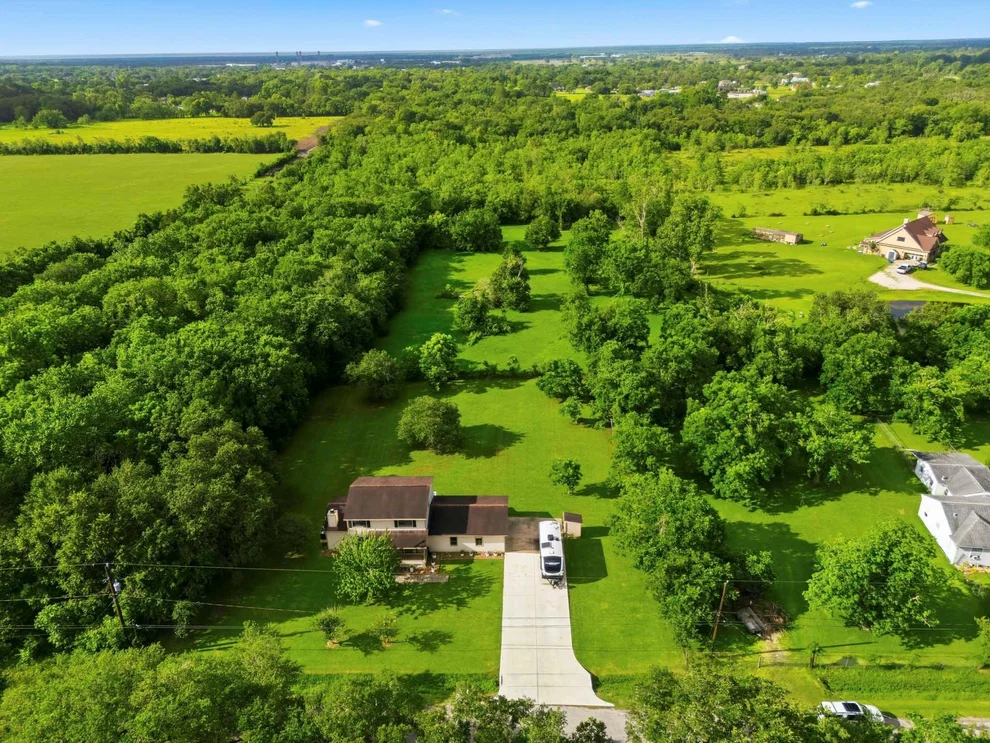 Unit for sale at 10301 27th Street, Santa Fe, TX 77510