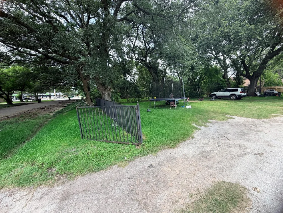 Unit for sale at 1207 Pirtle Street, La Marque, TX 77568