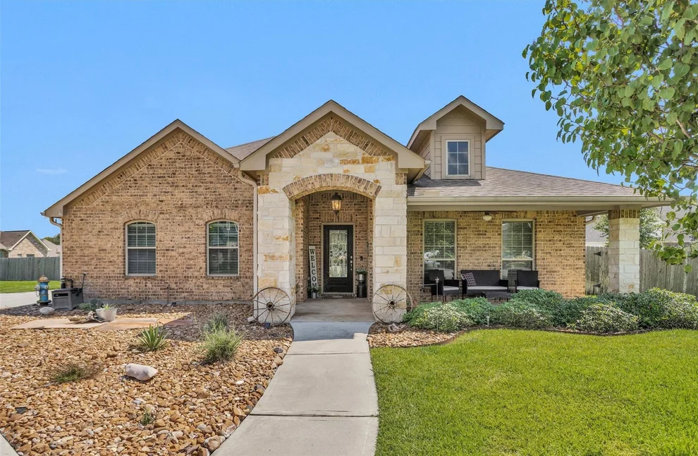 Unit for sale at 202 Nathanael Court, Montgomery, TX 77356