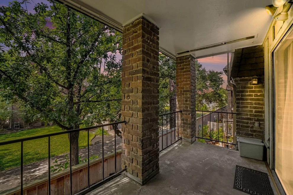 7575 Katy Freeway