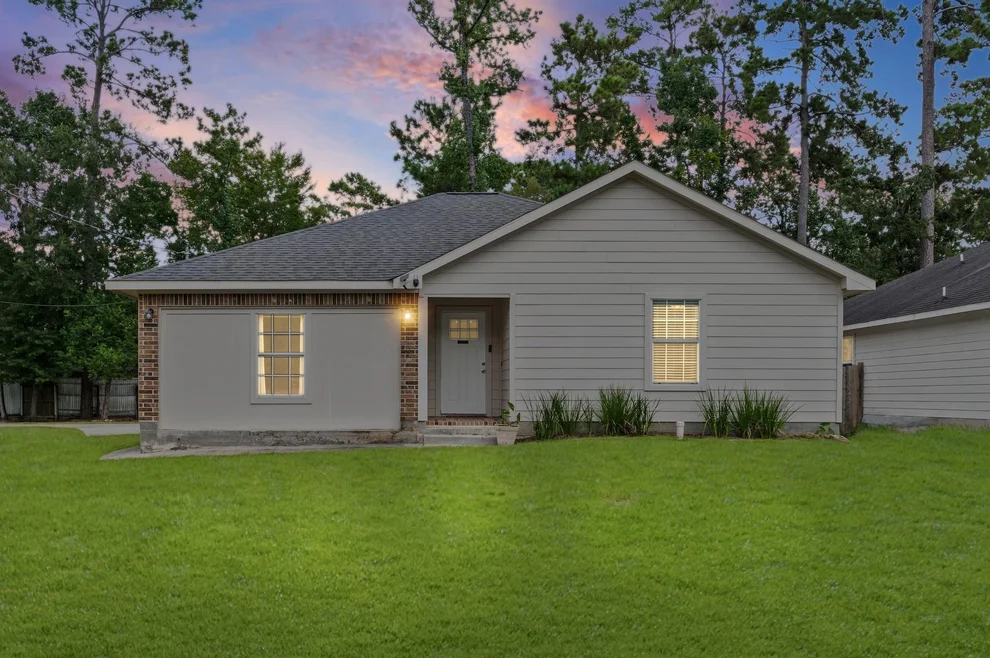 Unit for sale at 10920 Fairview Drive, Conroe, TX 77385