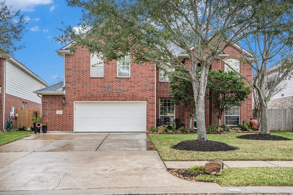 Unit for sale at 601 White Oak Pointe, League City, TX 77573