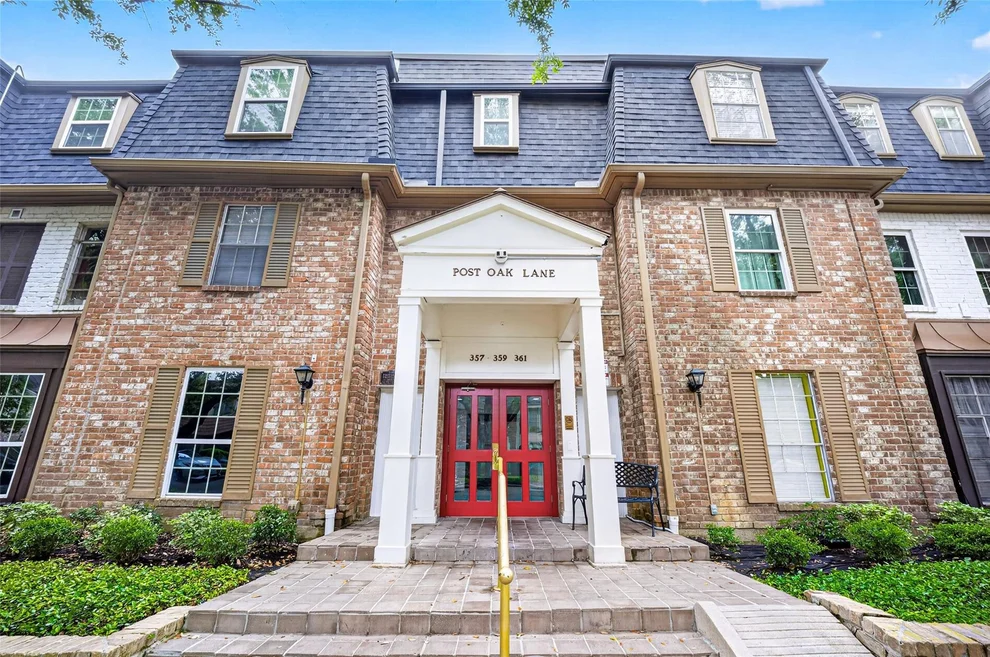 Unit for sale at 361 N Post Oak Lane, Houston, TX 77024