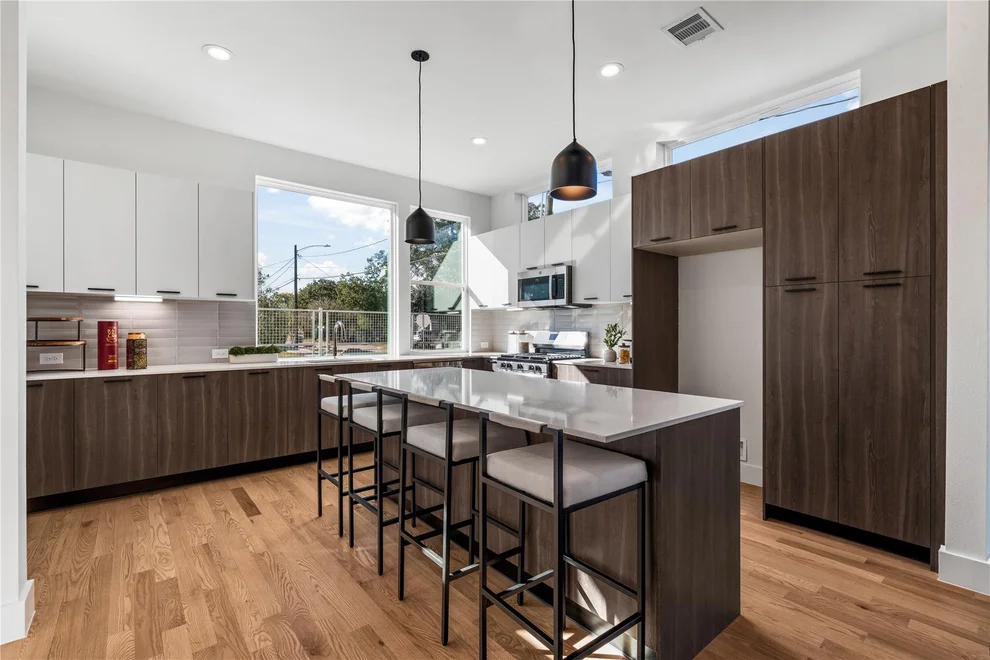 Unit for sale at 1810 Yates Street, Houston, TX 77020
