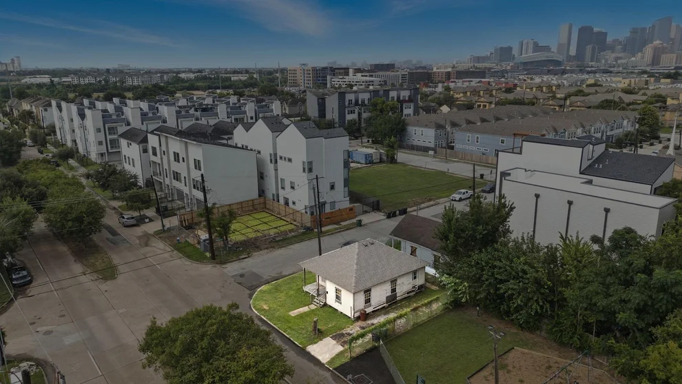 Unit for sale at 601 Gregg Street, Houston, TX 77020