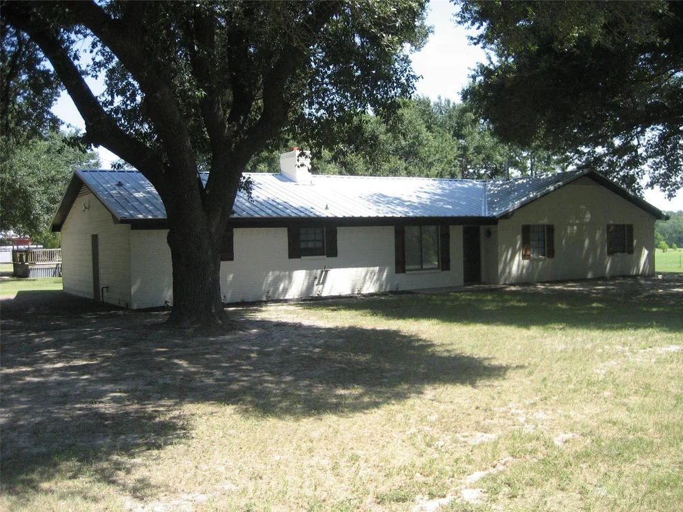 Unit for sale at 627 Fm-2423, Grapeland, TX 75844