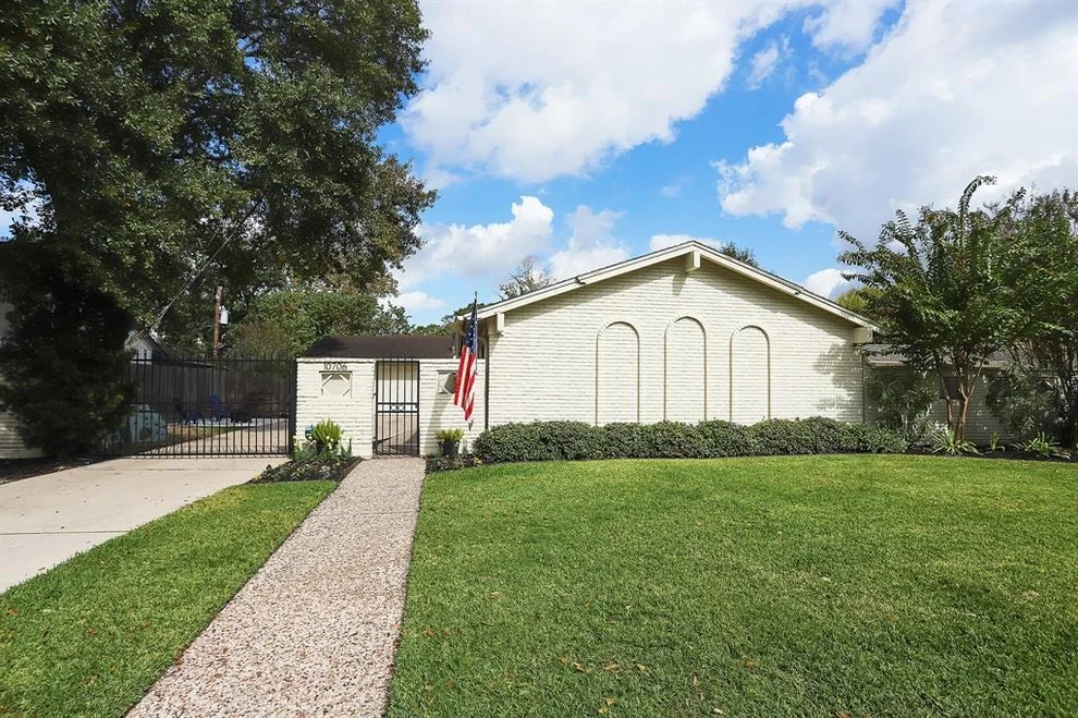 Unit for sale at 10706 Russett Drive, Houston, TX 77042