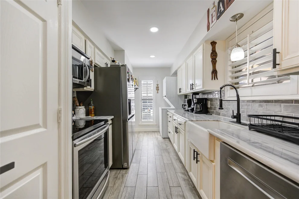 Unit for sale at 12550 Whittington Drive, Houston, TX 77077