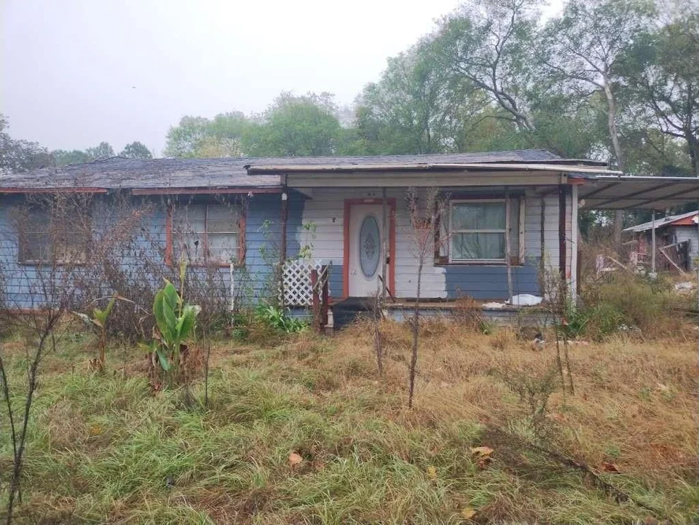 Unit for sale at 12 County Road 1220, Daingerfield, TX 75638
