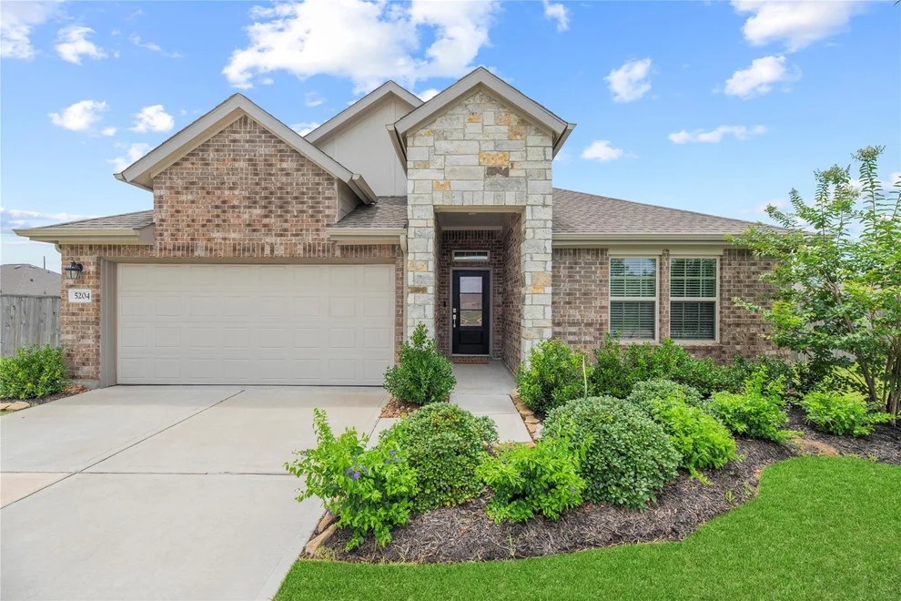 Unit for sale at 5204 Rushing Brook Lane, Rosenberg, TX 77469