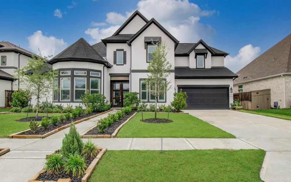 Unit for sale at 10015 Crescent Wood Drive, Missouri City, TX 77459