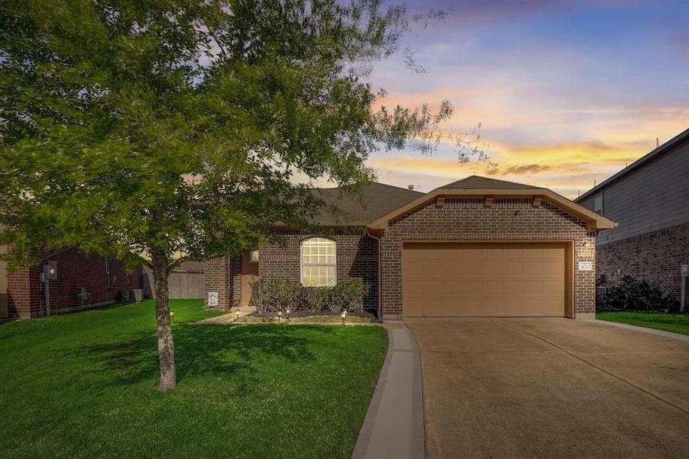 Unit for sale at 3122 Lodgemist Lane, Dickinson, TX 77539