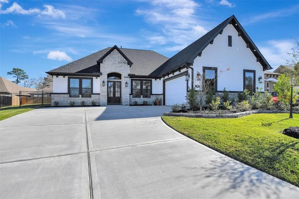 Unit for sale at 59 Camden Hills Drive, Montgomery, TX 77356