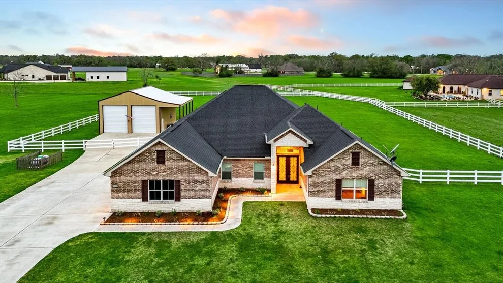 Unit for sale at 17314 Cypress Hill Drive, Rosharon, TX 77583