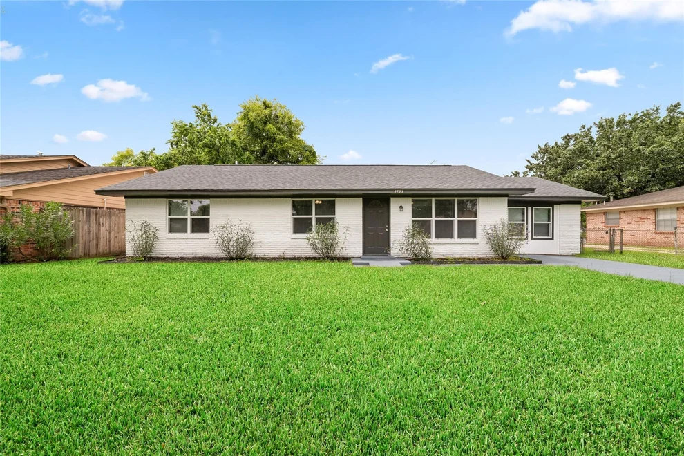 Unit for sale at 9723 Oldcrest Drive, Stafford, TX 77477