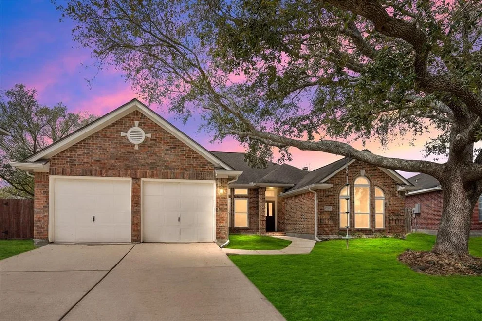 Unit for sale at 2710 Safe Harbour Circle, Friendswood, TX 77546
